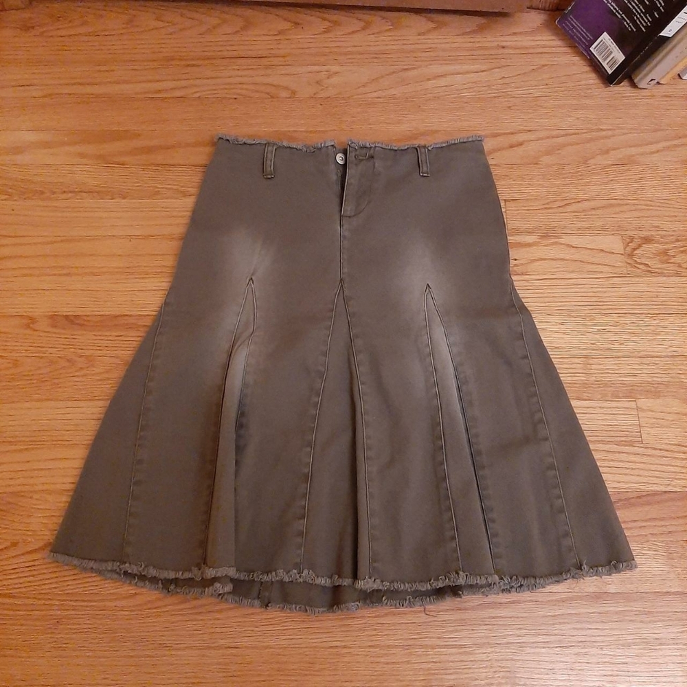 Frayed flared denim fall midi skirt